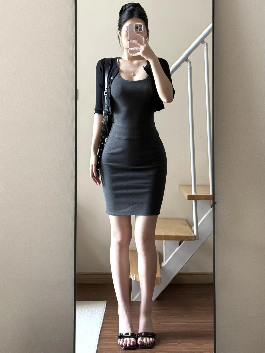 Korean High-End Feelings Women's Summer Spicy Girl Short Sleeve Long Sleeve Open Cardigan Tube Top Skirt Three-piece Set
Korean High-End Feelings Women's Summer Spicy Girl Short Sleeve Long Sleeve Open Cardigan Tube Top Skirt Three-piece Set