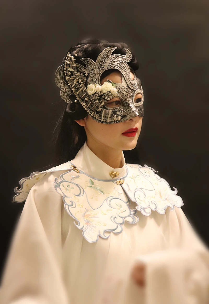 Halloween Mask Stage Dance Retro Chinese Style Silver Golden Antique Beads Party Beauty
Halloween Mask Stage Dance Retro Chinese Style Silver Golden Antique Beads Party Beauty