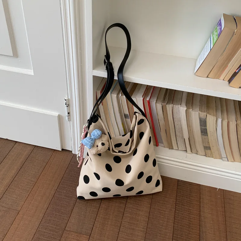 New Fashion Minimalist Dot Bucket Shoulder Tote Bag Casual Crossbody Hobos Bag Small Niche Trendy Canvas Handbag
New Fashion Minimalist Dot Bucket Shoulder Tote Bag Casual Crossbody Hobos Bag Small Niche Trendy Canvas Handbag