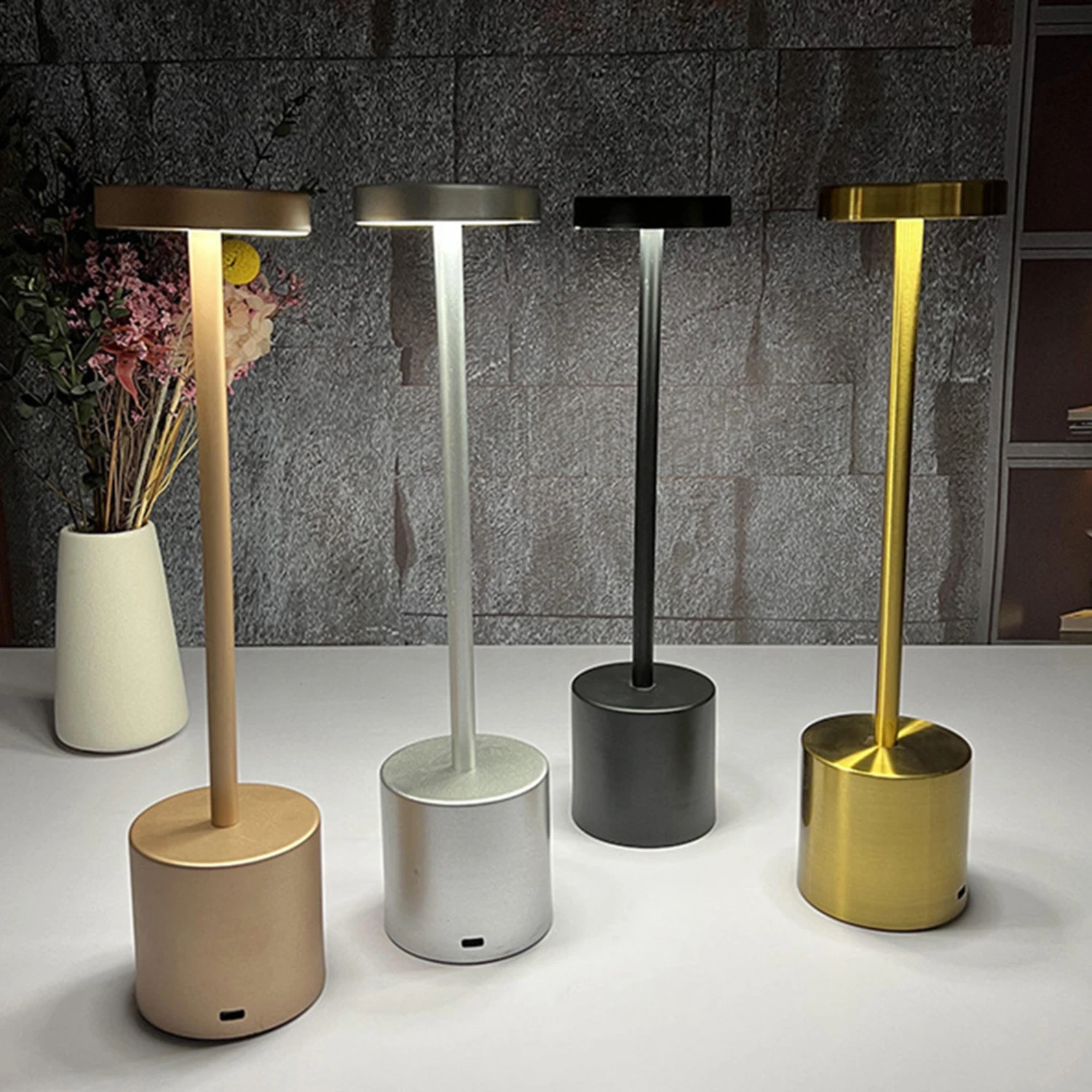 Creative Table Lamp USB Rechargeable Night Light Stepless Dimming Table Lamp Bedside Lamp Hotel Decoration
Creative Table Lamp USB Rechargeable Night Light Stepless Dimming Table Lamp Bedside Lamp Hotel Decoration
