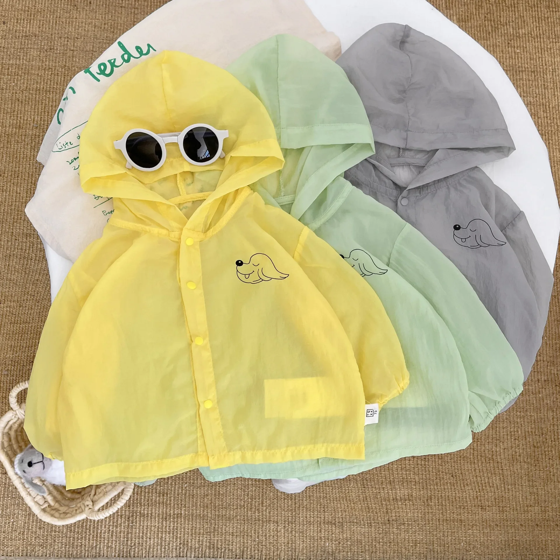 Children's Summer Sunscreen Clothes, New Baby Clothes, Thin Air Conditioning Jacket, Men's Baby Casual Hooded Skin Clothes
Children's Summer Sunscreen Clothes, New Baby Clothes, Thin Air Conditioning Jacket, Men's Baby Casual Hooded Skin Clothes