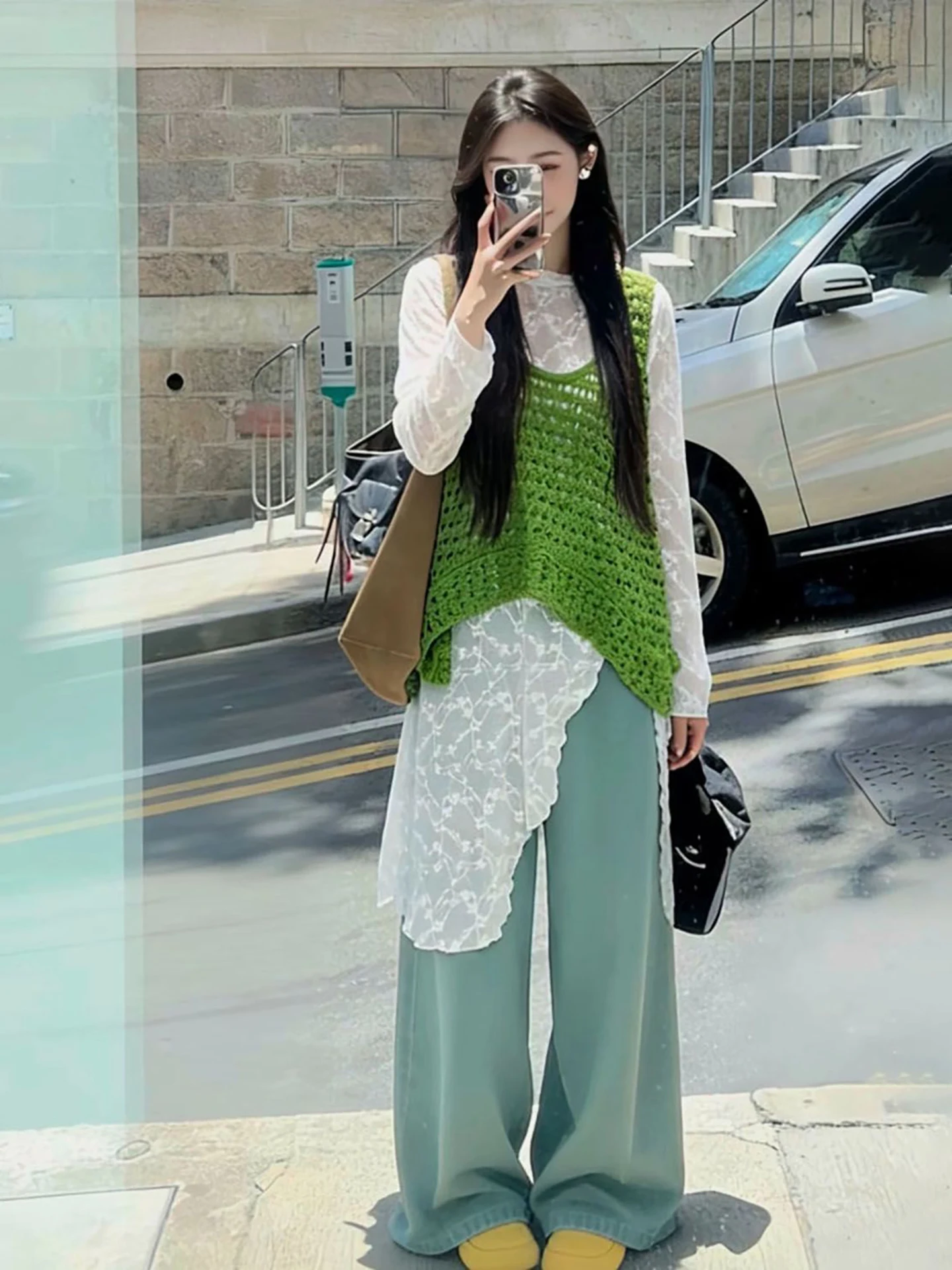 Early Spring Commute Style Irregular Lace Base Shirt Green Knitted Vest Two-Piece Set Casual Fashion Women's Ensemble
Early Spring Commute Style Irregular Lace Base Shirt Green Knitted Vest Two-Piece Set Casual Fashion Women's Ensemble