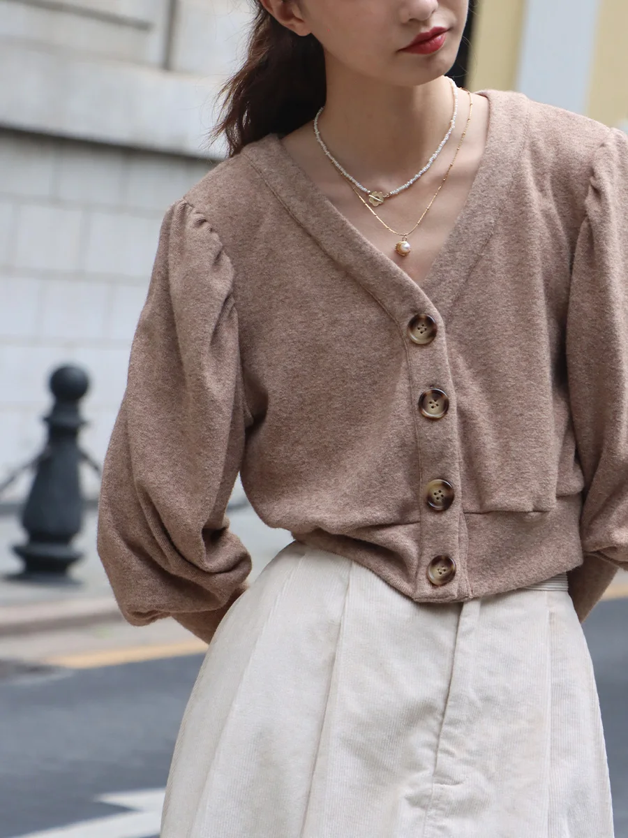 Loose Knitted Long Sve V-Ne Sweater Soft Skin-Friendly Vintage Camel Lantern Sve Open Cardigan for Women Winter Faion
Loose Knitted Long Sve V-Ne Sweater Soft Skin-Friendly Vintage Camel Lantern Sve Open Cardigan for Women Winter Faion