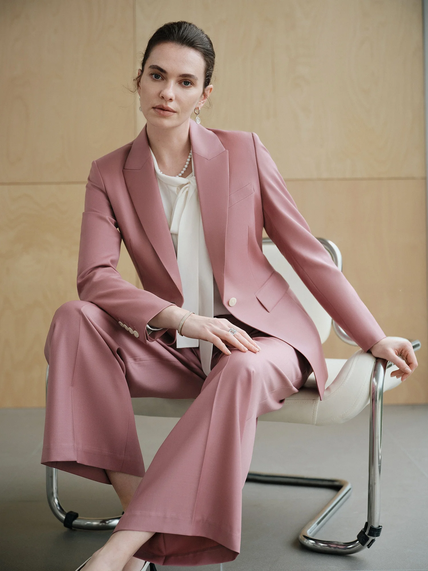 Blancwing Imported High Yarn Merino Wool Silklike Feel Autumn Suit Profional Set Women's Commute Sle Long Sve Buttoned
Blancwing Imported High Yarn Merino Wool Silklike Feel Autumn Suit Profional Set Women's Commute Sle Long Sve Buttoned