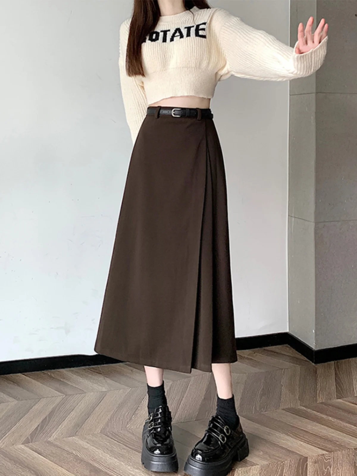 Карамельная шерстяная юбка-миди А-силуэта для женщин, осенне-зимняя новинка, с высокой талией, драпированная, расклешенная, плиссированная, стройнящая
Карамельная шерстяная юбка-миди А-силуэта для женщин, осенне-зимняя новинка, с высокой талией, драпированная, расклешенная, плиссированная, стройнящая