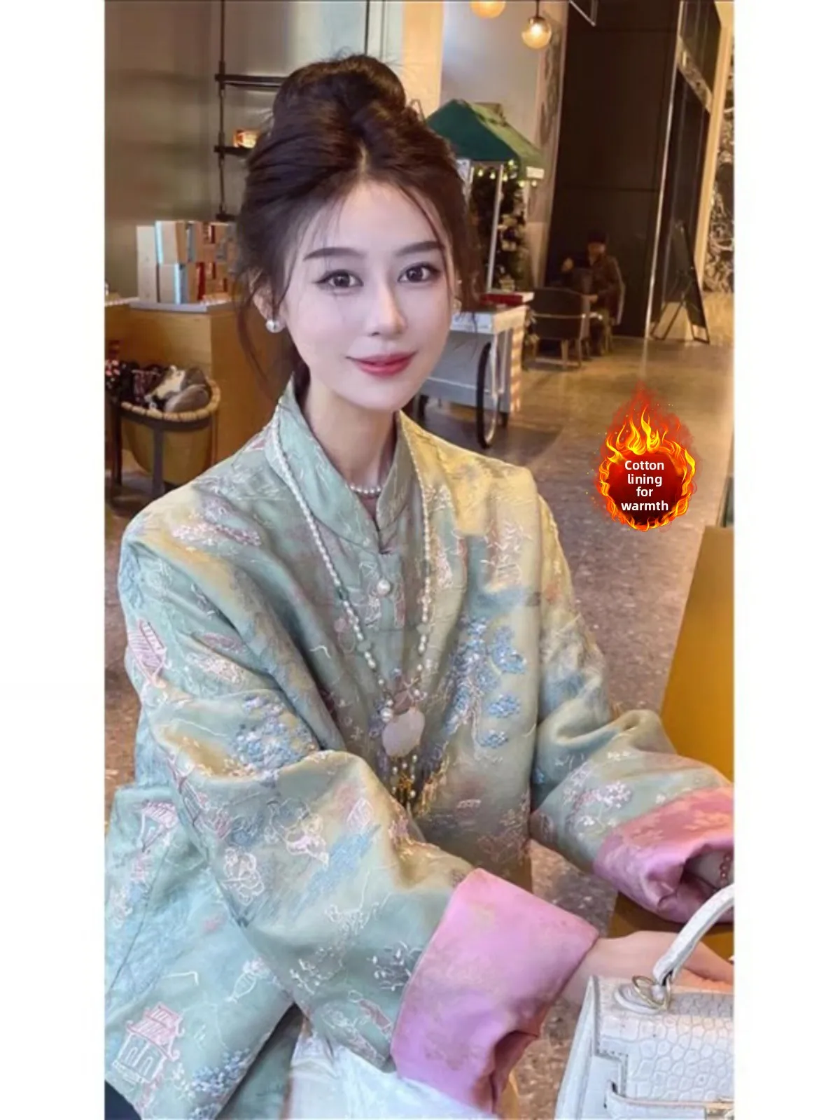 New Chinese Style Anti-Aging Heavy Embroidery Cotton Jacket Women's National Fashion Color Block Long Sleeve Stand Collar Cot...
New Chinese Style Anti-Aging Heavy Embroidery Cotton Jacket Women's National Fashion Color Block Long Sleeve Stand Collar Cot...