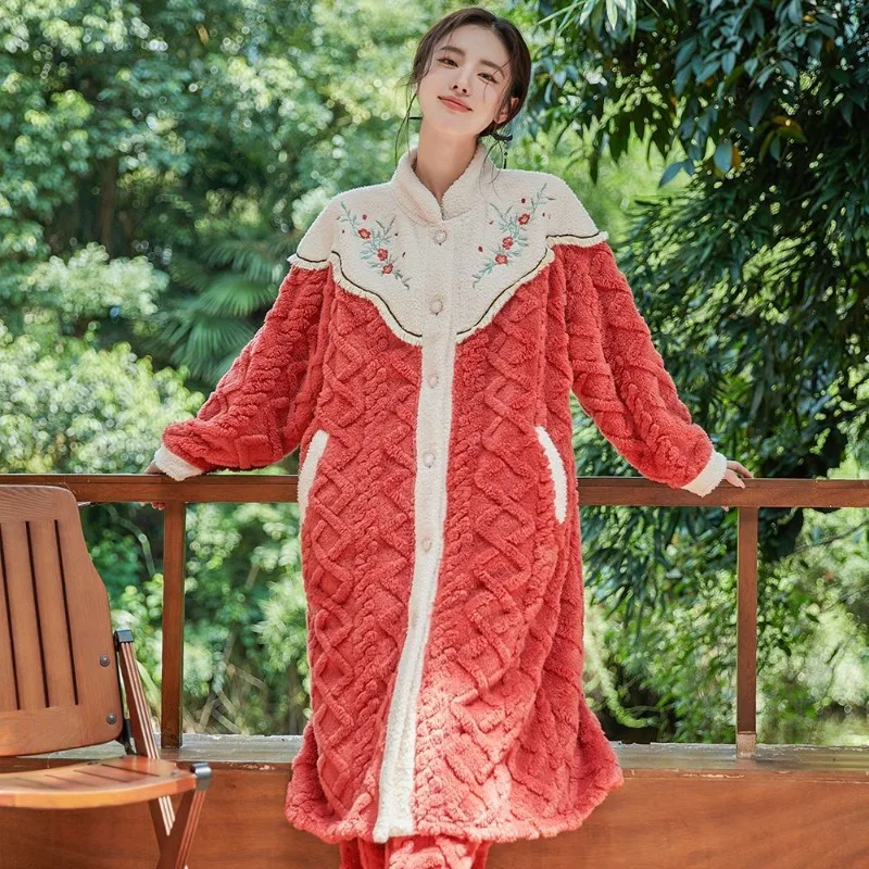 Зимняя ночная рубашка из кораллового флиса, женская утолщенная и флисовая ночная рубашка, новый длинный пижамный комплект в китайском стиле, можно носить вне комплектов домашней одежды
Зимняя ночная рубашка из кораллового флиса, женская утолщенная и флисовая ночная рубашка, новый длинный пижамный комплект в китайском стиле, можно носить вне комплектов домашней одежды