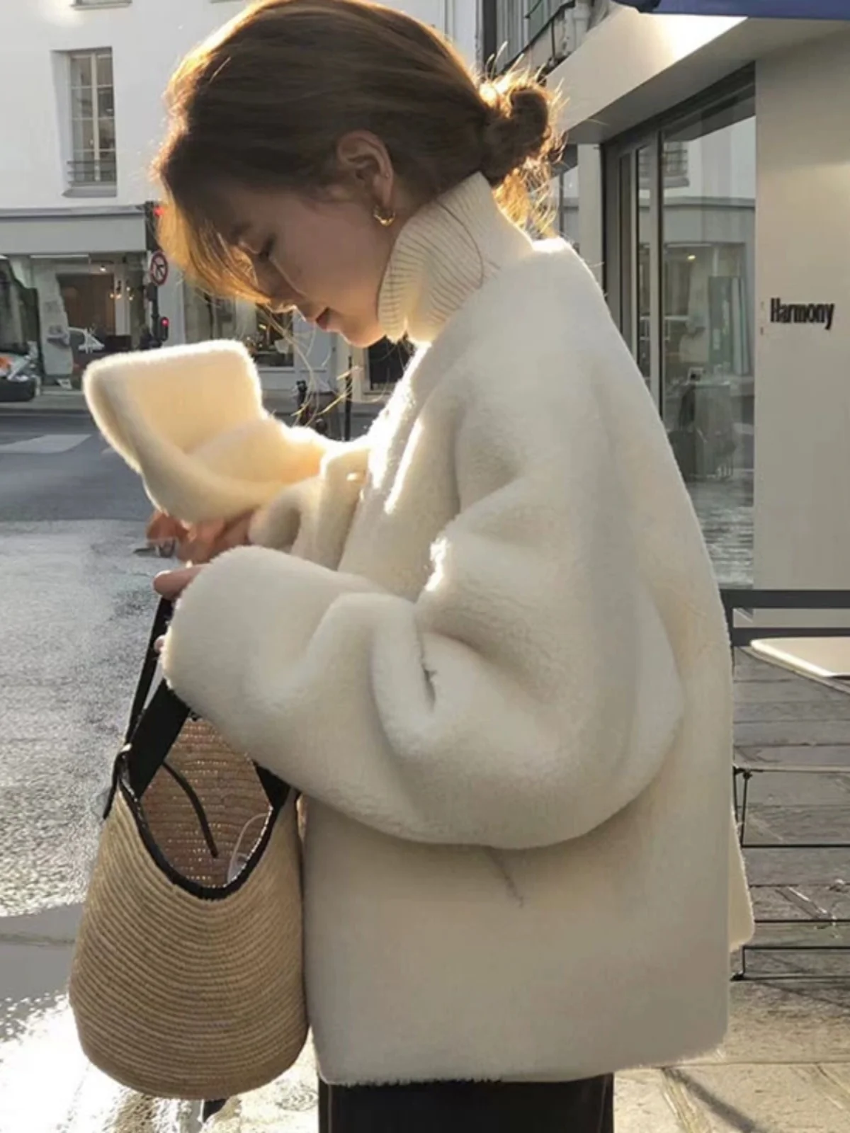 Lamb Fur Jacket Women's Thickened Autumn Winter Korean Style Lazy Fashion Short Coat round Neck Zipper Closure Casual Outerwear
Lamb Fur Jacket Women's Thickened Autumn Winter Korean Style Lazy Fashion Short Coat round Neck Zipper Closure Casual Outerwear