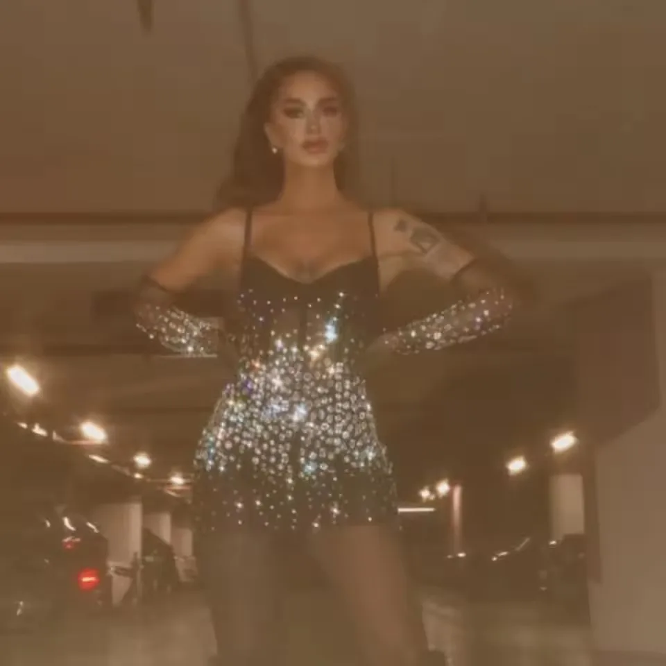 Luxury Sparkle Crystal To Party With Beaded Gloves Sexy See Thru Sheath Short Dress To Party Women Mini Dresses
Luxury Sparkle Crystal To Party With Beaded Gloves Sexy See Thru Sheath Short Dress To Party Women Mini Dresses