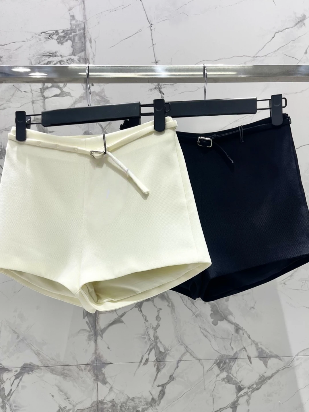 High Waist Slimming Short Pants for Women with Fine Belt Quality Elegant Style Casual Pants A-Line Shape Polyester Fiber
High Waist Slimming Short Pants for Women with Fine Belt Quality Elegant Style Casual Pants A-Line Shape Polyester Fiber