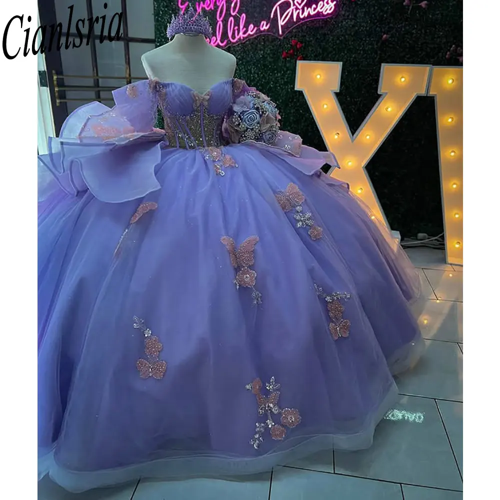 Сиреневое платье Quinceanera с открытыми плечами и бисером, бальное платье с 3D оборками-бабочками, сладкое 15-е годы, мексиканское индивидуальное платье
Сиреневое платье Quinceanera с открытыми плечами и бисером, бальное платье с 3D оборками-бабочками, сладкое 15-е годы, мексиканское индивидуальное платье