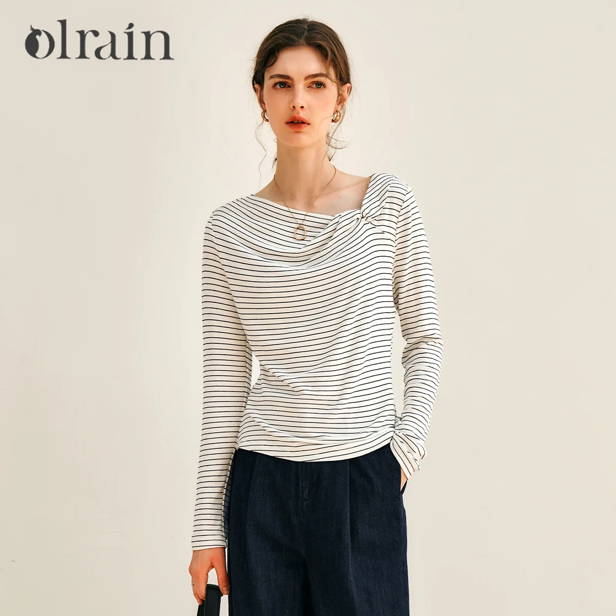 OLrain Fashion Skew Collar T-shirt Woman Spring 2025 Straight Spliced Striped Casual Long Sleeve Cozy Pullovers Tops N57CT95661
OLrain Fashion Skew Collar T-shirt Woman Spring 2025 Straight Spliced Striped Casual Long Sleeve Cozy Pullovers Tops N57CT95661
