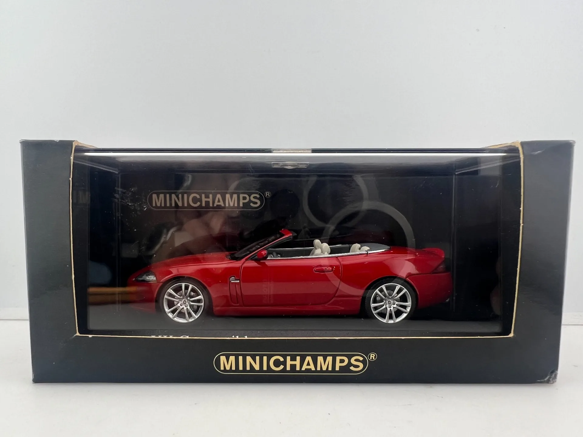 Diecast Mini Cut 1/43 Scale Jaguar XK Convertible Alloy Car Model Collectible Toy Gift Souvenir Display Ornament
Diecast Mini Cut 1/43 Scale Jaguar XK Convertible Alloy Car Model Collectible Toy Gift Souvenir Display Ornament