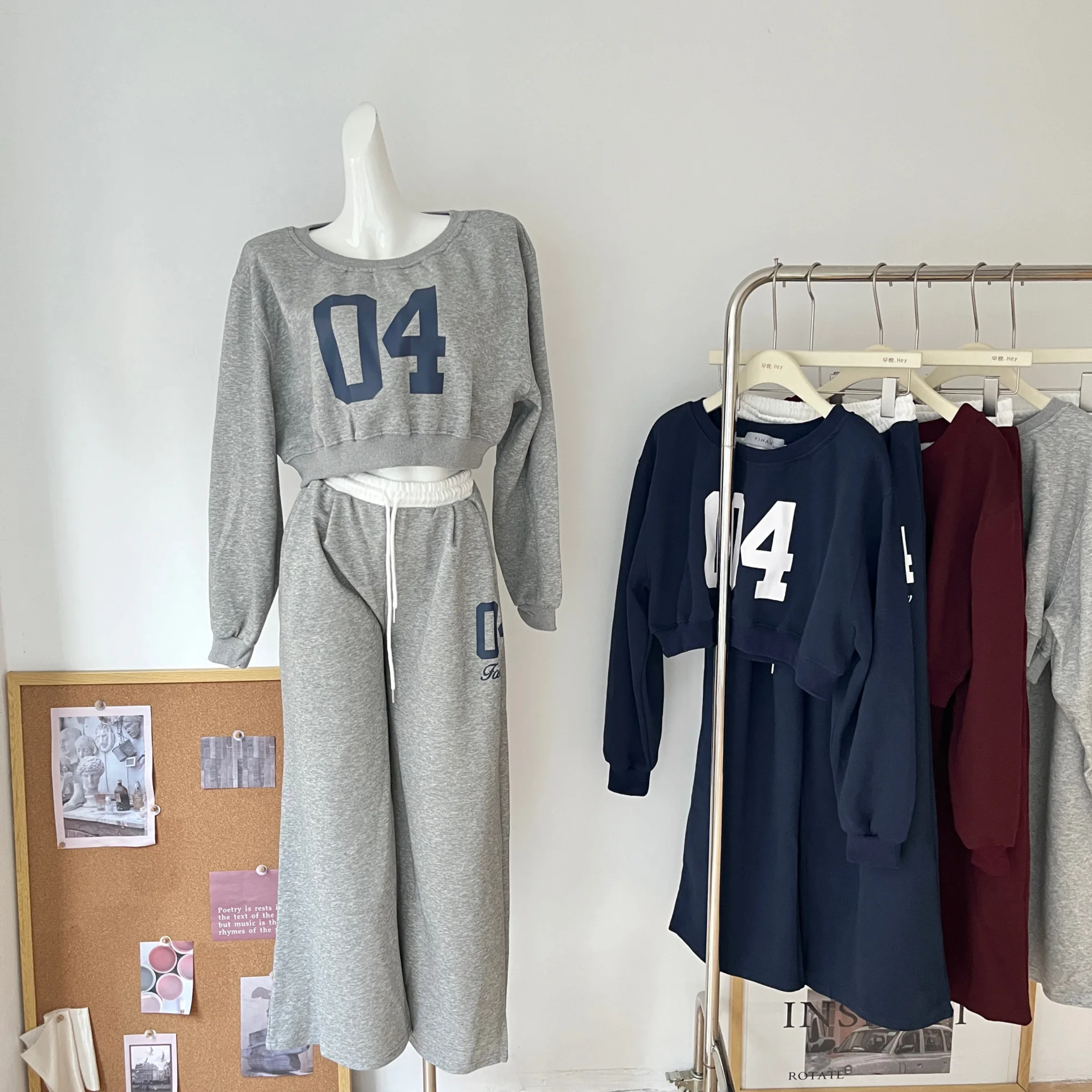 Sweet Hot Girl Casual Suit Women's Autumn Print Off Shoulder Long-sleeved Sweatshirt Wide Leg Pants Two-piece Set Female Clothes
Sweet Hot Girl Casual Suit Women's Autumn Print Off Shoulder Long-sleeved Sweatshirt Wide Leg Pants Two-piece Set Female Clothes