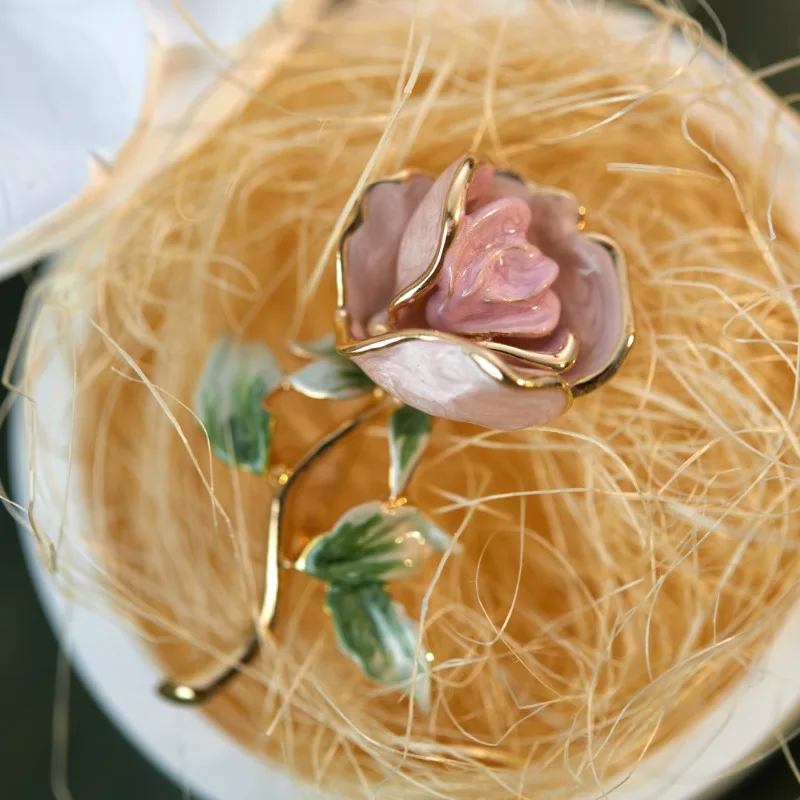 Vintage Garden Series Ultra-Gentle Pink Rose Flower Vintage Fine Enamel Drop Glaze Brass Gold Plated Brooches for Women Luxury
Vintage Garden Series Ultra-Gentle Pink Rose Flower Vintage Fine Enamel Drop Glaze Brass Gold Plated Brooches for Women Luxury