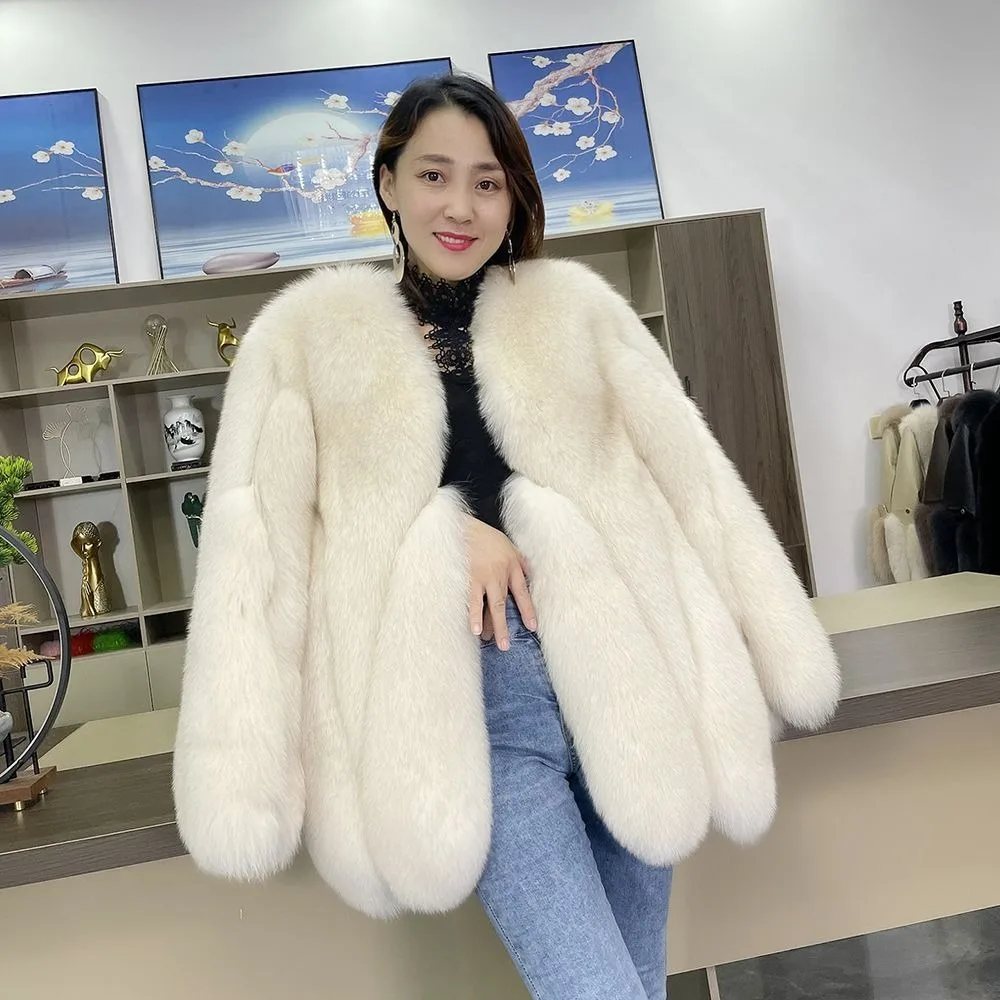 Hot selling new imported Finnish blue fox long-sleeved jacket V-neck mid-length Real fox fur drop classic style fox fur jacket
Hot selling new imported Finnish blue fox long-sleeved jacket V-neck mid-length Real fox fur drop classic style fox fur jacket