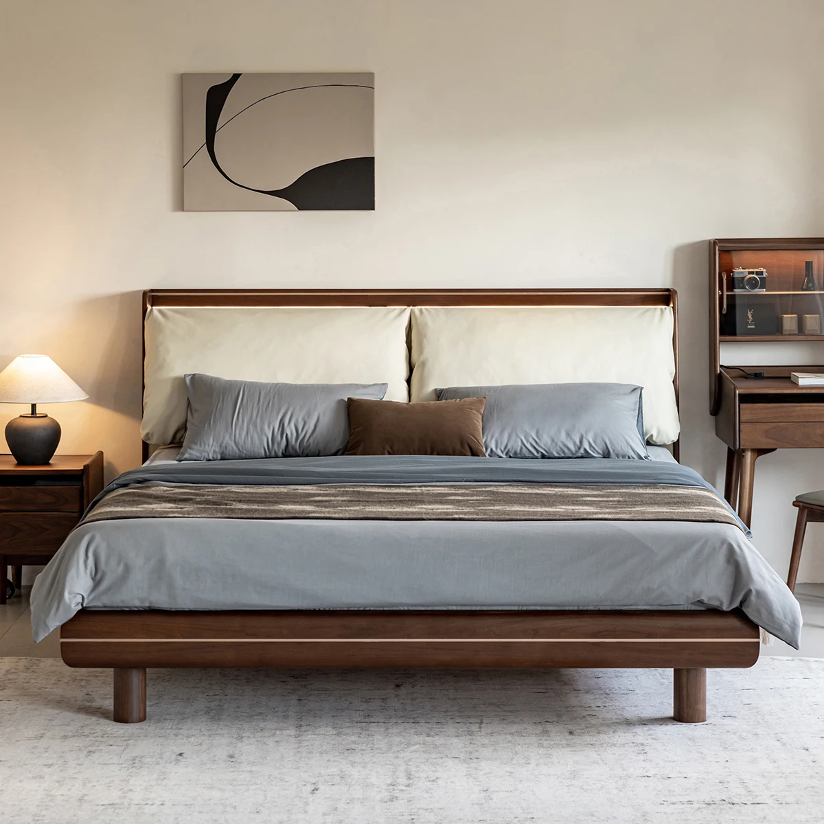 #Manufacturer Wholesale Nordic Black Walnut Large Bed Modern Simple Luxurious Design Upholstered Solid Wood Furniture BedroomBed
#Manufacturer Wholesale Nordic Black Walnut Large Bed Modern Simple Luxurious Design Upholstered Solid Wood Furniture BedroomBed
