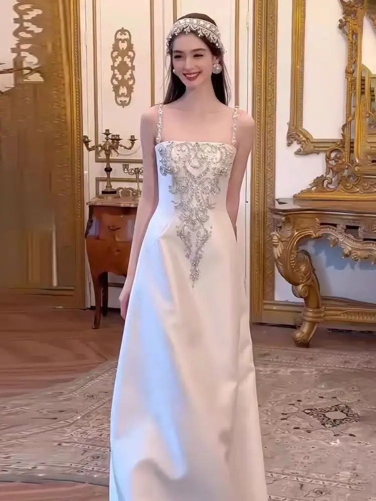 Elegant Light Satin Wedding Dress 2025 New Vintage Bridal Gown with Strap for Engagement And Welcome Guests Slimming Effect
Elegant Light Satin Wedding Dress 2025 New Vintage Bridal Gown with Strap for Engagement And Welcome Guests Slimming Effect