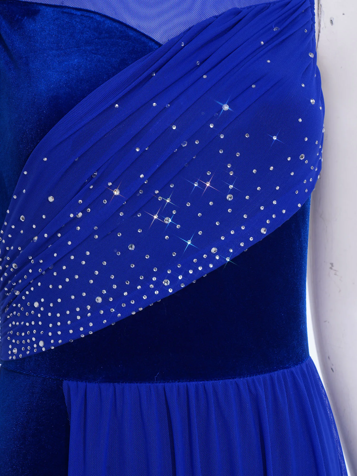 Women Velvet Figure Skating Dance Leotard Dress Sleeveless Shiny Rhinestones Asymmetrical Ballet Tutu Dress Lyrical Dancewear
Women Velvet Figure Skating Dance Leotard Dress Sleeveless Shiny Rhinestones Asymmetrical Ballet Tutu Dress Lyrical Dancewear