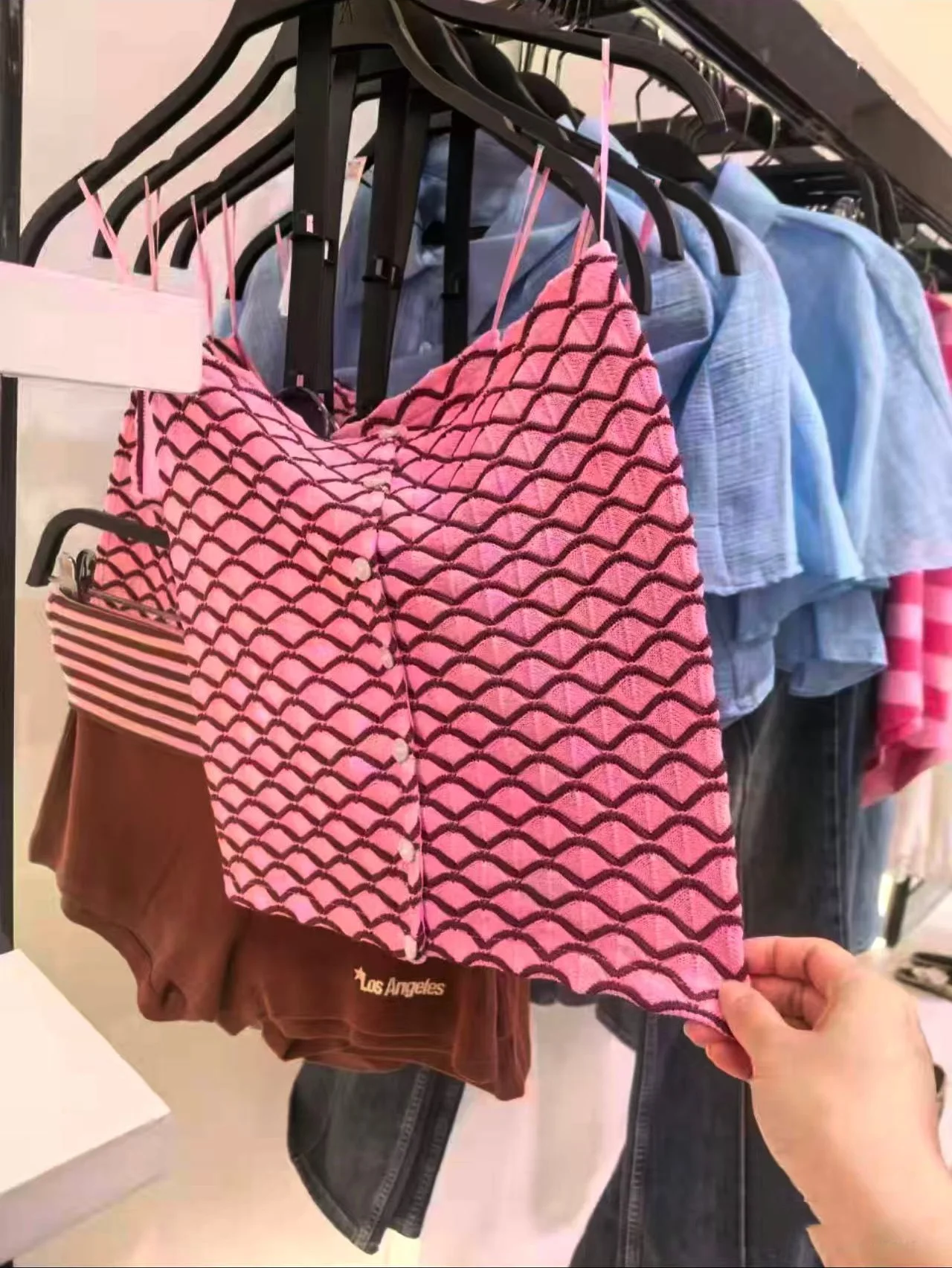 Spring Summer 2026 New Style American Backless Crop Top Shoulder Bared Straight Collar Fashionable Wearable Floral Embroidery...
Spring Summer 2026 New Style American Backless Crop Top Shoulder Bared Straight Collar Fashionable Wearable Floral Embroidery...