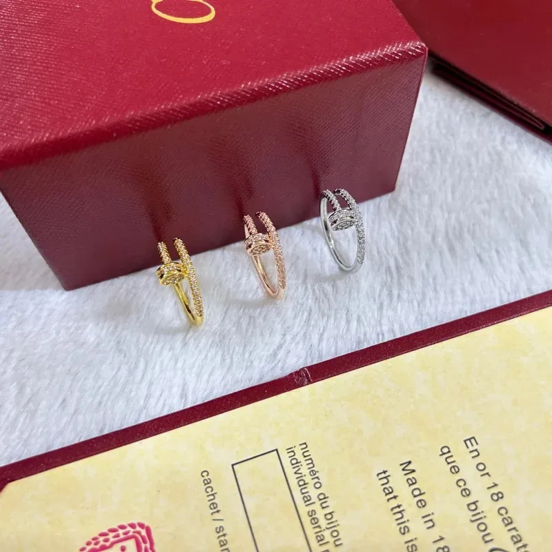 Кольцо SENLIN, высококачественная классика, модное, легкое и роскошное, с гладким покрытием из бриллиантов, толстое, с покрытием из розового золота 18 карат, фабричное производство 2026
Кольцо SENLIN, высококачественная классика, модное, легкое и роскошное, с гладким покрытием из бриллиантов, толстое, с покрытием из розового золота 18 карат, фабричное производство 2026