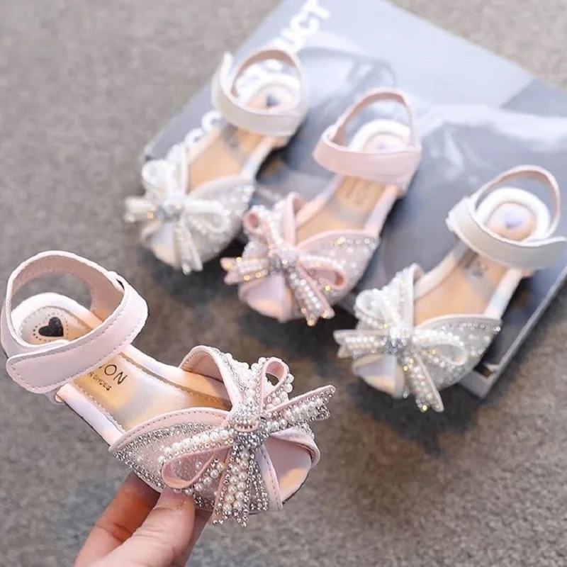 Children Summer Sandals Girls Fashion Rhinestone Pearls Decorate Kids Princess Party Shoes Casual Bow Footwears
Children Summer Sandals Girls Fashion Rhinestone Pearls Decorate Kids Princess Party Shoes Casual Bow Footwears