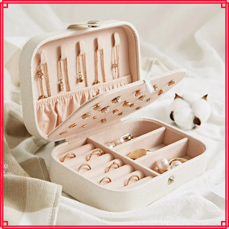 Portable Jewelry Storage Box Travel Organizer Jewelry Case Leather Storage Earrings Necklace Ring Jewelry Organizer Display
Portable Jewelry Storage Box Travel Organizer Jewelry Case Leather Storage Earrings Necklace Ring Jewelry Organizer Display