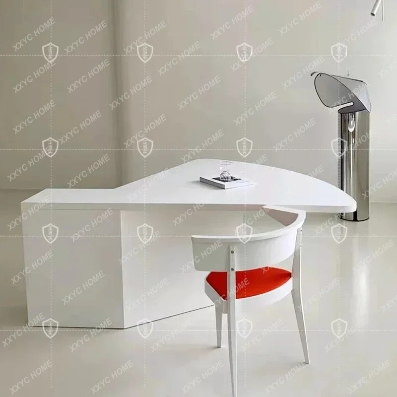 TTNordic Modern Minimalist Writing Desk Italian Minimalist Multifunctional Desk Designer Triangular Desk
TTNordic Modern Minimalist Writing Desk Italian Minimalist Multifunctional Desk Designer Triangular Desk
