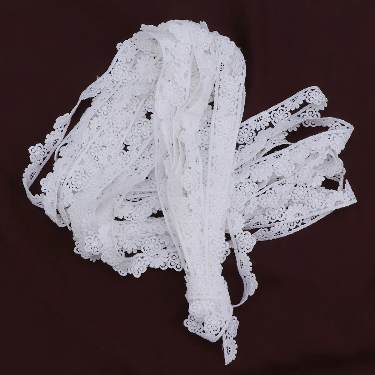 10 Yd 920X1.5Cm White Lace Fabric For Wedding Dress Lingerie Clothing Accessory Flower Border Embroidered Applique Ribbon Trim
10 Yd 920X1.5Cm White Lace Fabric For Wedding Dress Lingerie Clothing Accessory Flower Border Embroidered Applique Ribbon Trim