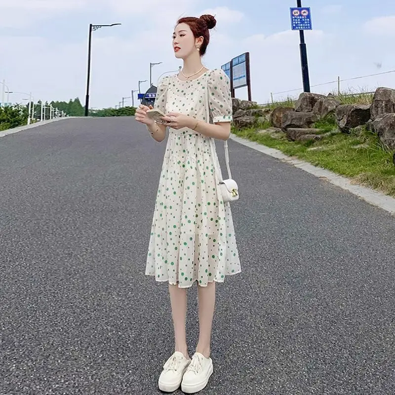 Green polka dot chiffon dress for women's summer 2024 new slimming temperament small stature French A-line skirt SM size
Green polka dot chiffon dress for women's summer 2024 new slimming temperament small stature French A-line skirt SM size