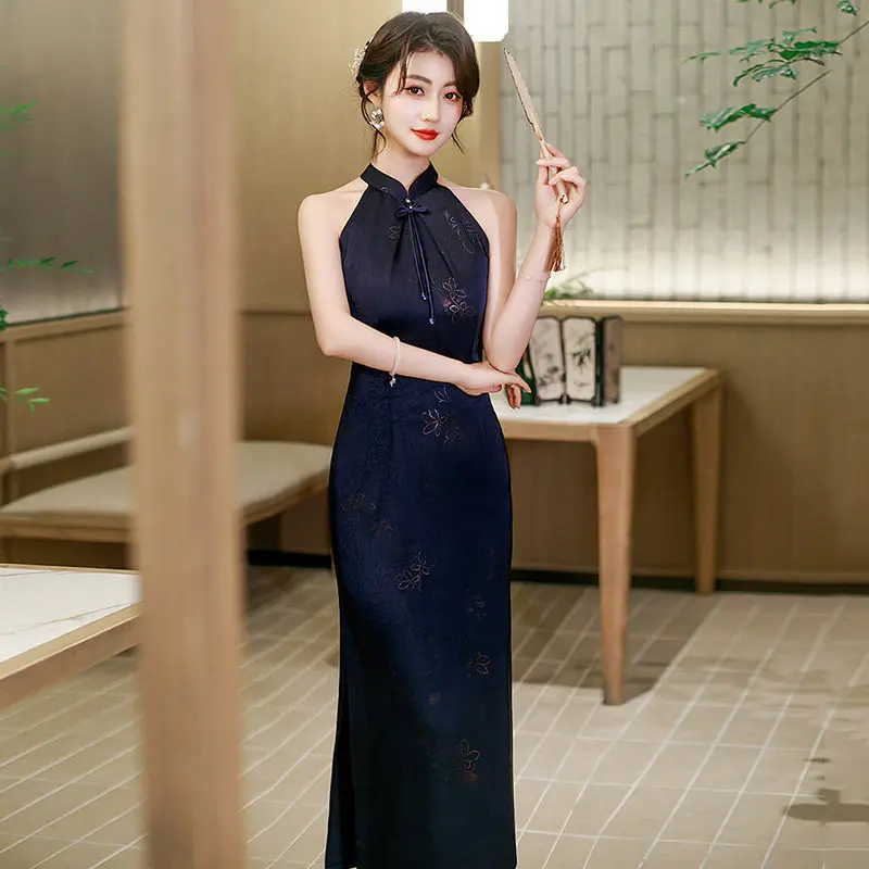 Sleeveless Hanging Neck New Chinese Long Improved Cheongsam 2026 New Women's Retro Dress Qipao
Sleeveless Hanging Neck New Chinese Long Improved Cheongsam 2026 New Women's Retro Dress Qipao