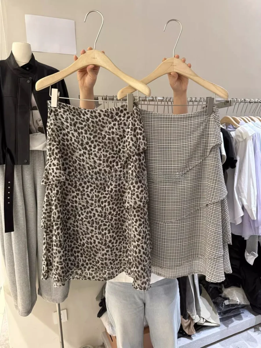 Retro Korean Style Half Skirt with Leopard Print Petal Design Slimming Asymmetrical High Waist for Women Spring Summer New Ar...
Retro Korean Style Half Skirt with Leopard Print Petal Design Slimming Asymmetrical High Waist for Women Spring Summer New Ar...