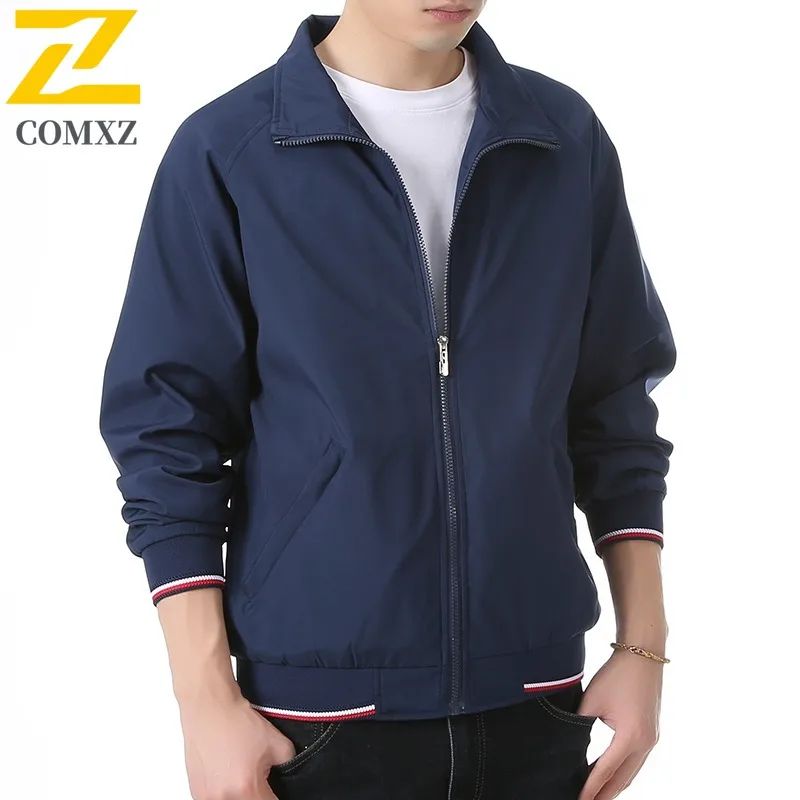 COMXZ 2025 весенне-осенняя рабочая одежда, однотонная куртка с бейсбольным воротником, уличное ветрозащитное теплое повседневное модное пальто с большим карманом
COMXZ 2025 весенне-осенняя рабочая одежда, однотонная куртка с бейсбольным воротником, уличное ветрозащитное теплое повседневное модное пальто с большим карманом