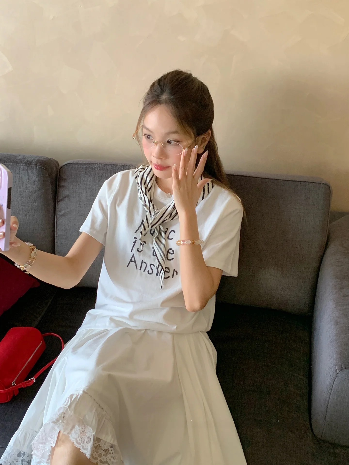 Женский топ Slim Fit с принтом-шарфом и буквенным принтом, осенняя новинка, универсальный, модный, повседневный
Женский топ Slim Fit с принтом-шарфом и буквенным принтом, осенняя новинка, универсальный, модный, повседневный