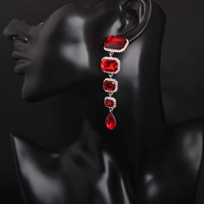 Red crystal gemstone earrings with droplet-shaped pendants. High-quality waterproof jewelry
Red crystal gemstone earrings with droplet-shaped pendants. High-quality waterproof jewelry