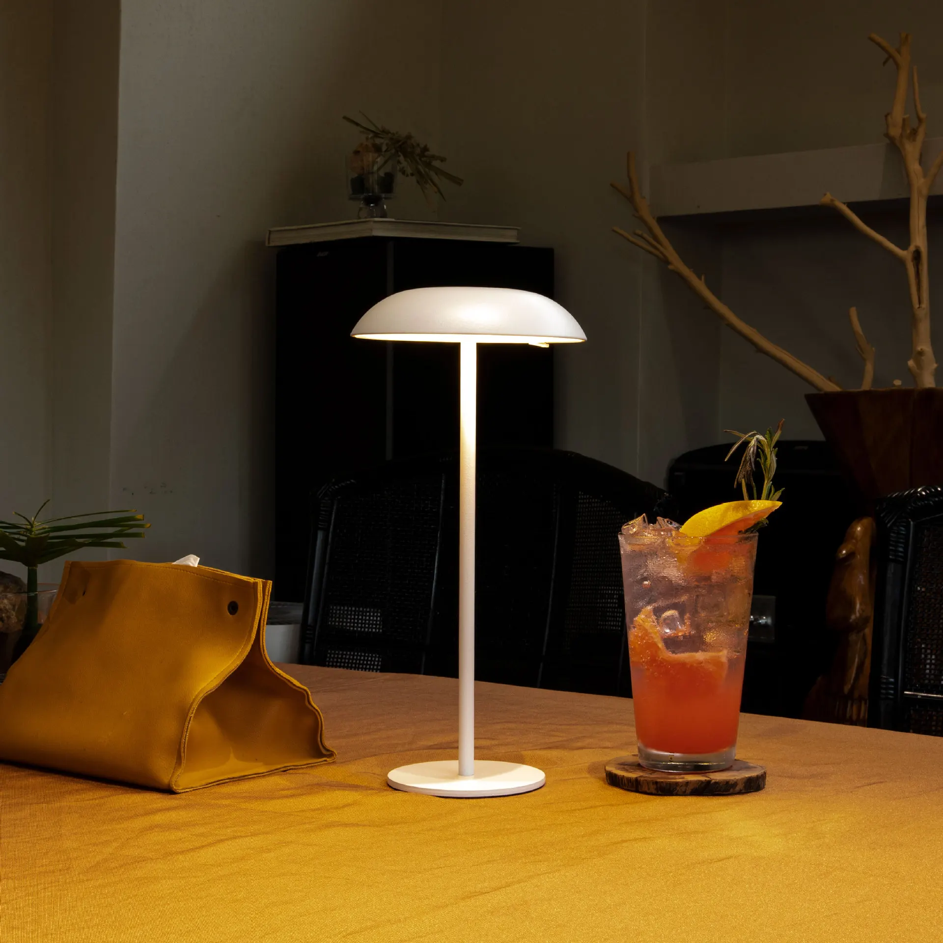 Light Luxury Decoration Dimming Touch Atmosphere Charging Desk Lamp Eye Protection Bedroom Bedside Lamp Small Night Light
Light Luxury Decoration Dimming Touch Atmosphere Charging Desk Lamp Eye Protection Bedroom Bedside Lamp Small Night Light
