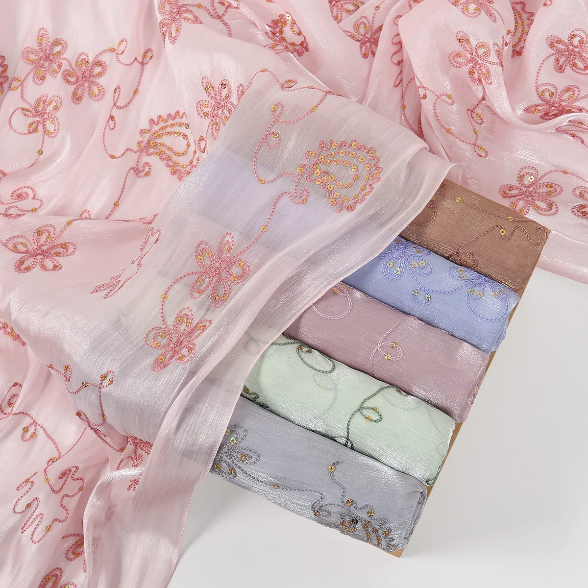 Fashion Sequin Floral Hijab Shimmer Crinkle Shawl Glitter Shiny Headscarf Elegant Muslim Head Scarf for Headwraps Scarves
Fashion Sequin Floral Hijab Shimmer Crinkle Shawl Glitter Shiny Headscarf Elegant Muslim Head Scarf for Headwraps Scarves