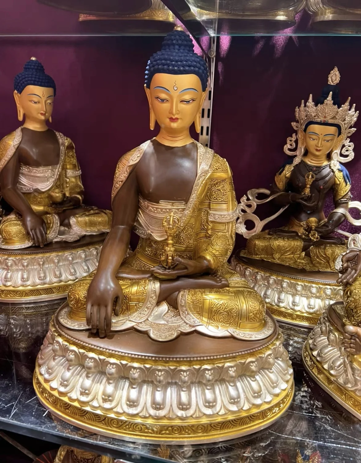 30cm large Wholesale Buddhist Item TOP GOOD gilding copper Amitabha Mitukpa Buddha statue HOME family protection worship Buddha
30cm large Wholesale Buddhist Item TOP GOOD gilding copper Amitabha Mitukpa Buddha statue HOME family protection worship Buddha