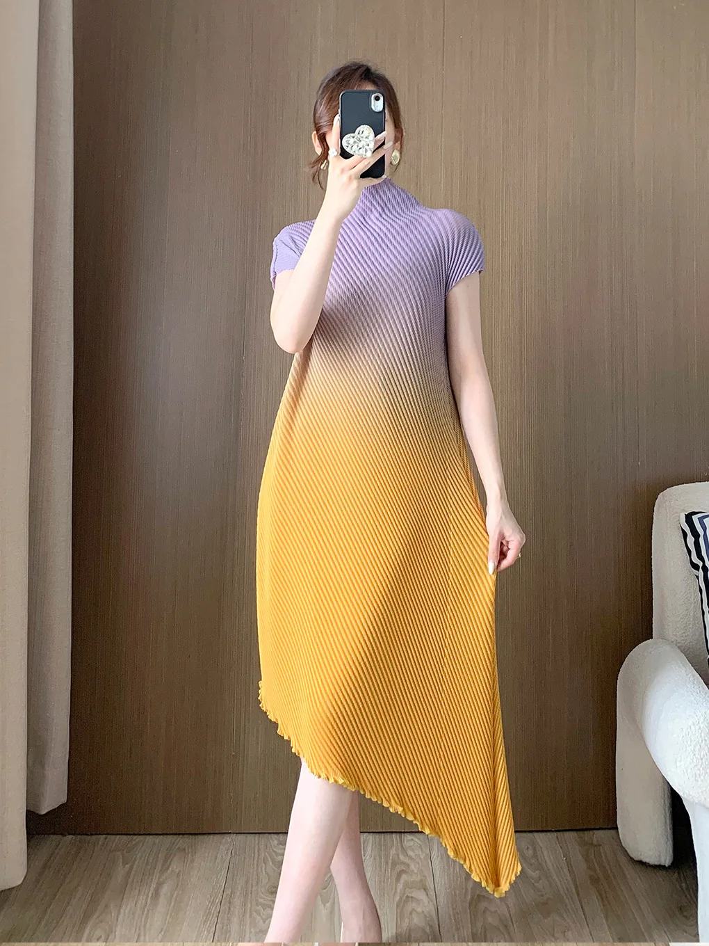 Women's dresses Miyake Pleated Fashion high-stretch high-neck short-sleeved irregular dress
Women's dresses Miyake Pleated Fashion high-stretch high-neck short-sleeved irregular dress