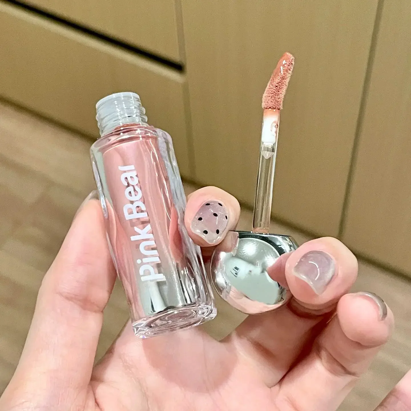Pinkbear Small Bulb Essence Lip Gloss Mirror Lip Purring Fade Lip Lines Long Lasting Pink Lips Makeup
Pinkbear Small Bulb Essence Lip Gloss Mirror Lip Purring Fade Lip Lines Long Lasting Pink Lips Makeup