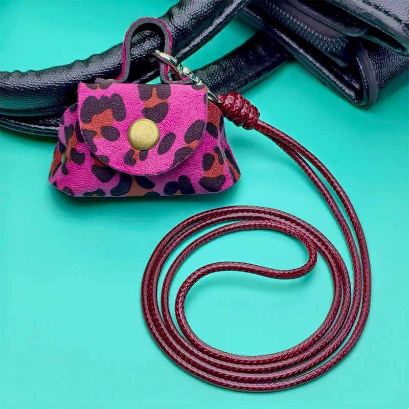 2026 New Cute Small Leather Storage Bag For Girls Hanging Leather Rope Earphone Chain Cover Practical Gift For Office Commute
2026 New Cute Small Leather Storage Bag For Girls Hanging Leather Rope Earphone Chain Cover Practical Gift For Office Commute