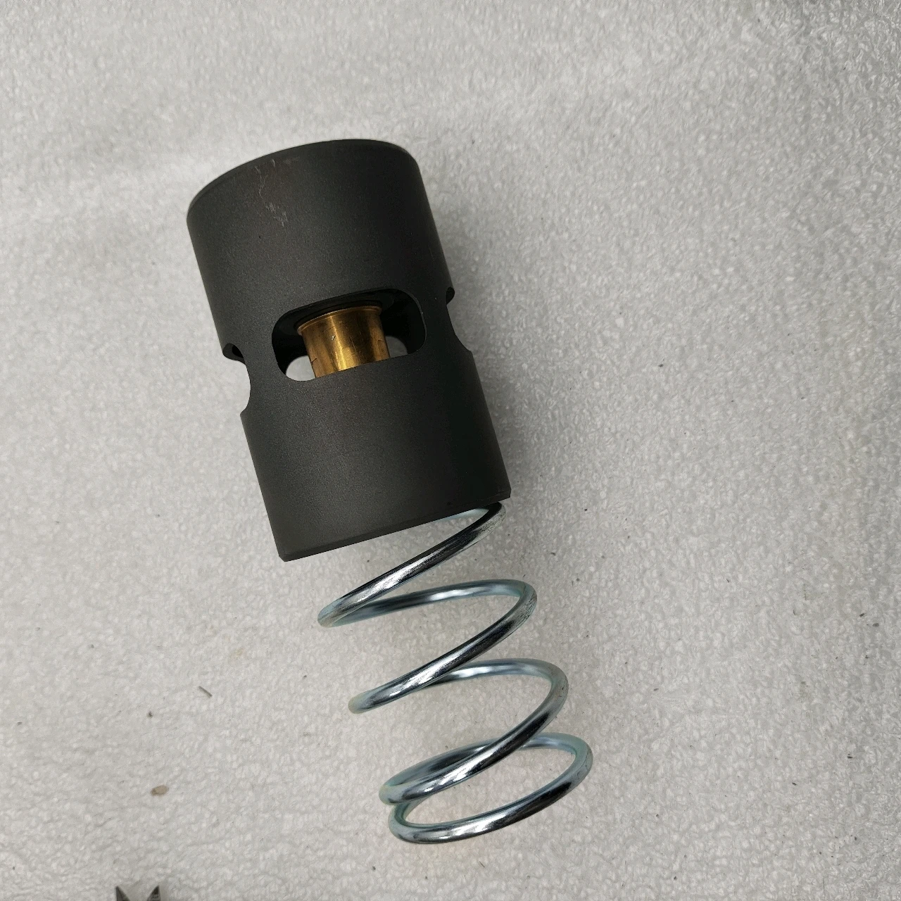 Thermostat Kit 2104080020 1625179338 1622706402 1622706406 Screw Air Compressor Spare Parts
Thermostat Kit 2104080020 1625179338 1622706402 1622706406 Screw Air Compressor Spare Parts