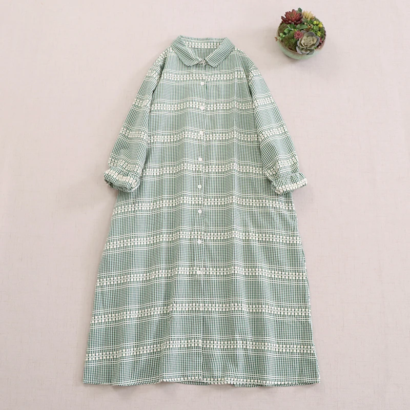 Spring New Japanese Mori Girl Vintage Plaid Embroidery Patchwork Dress Women Turn Down Collar Long Sleeve Casual Midi Dresses
Spring New Japanese Mori Girl Vintage Plaid Embroidery Patchwork Dress Women Turn Down Collar Long Sleeve Casual Midi Dresses