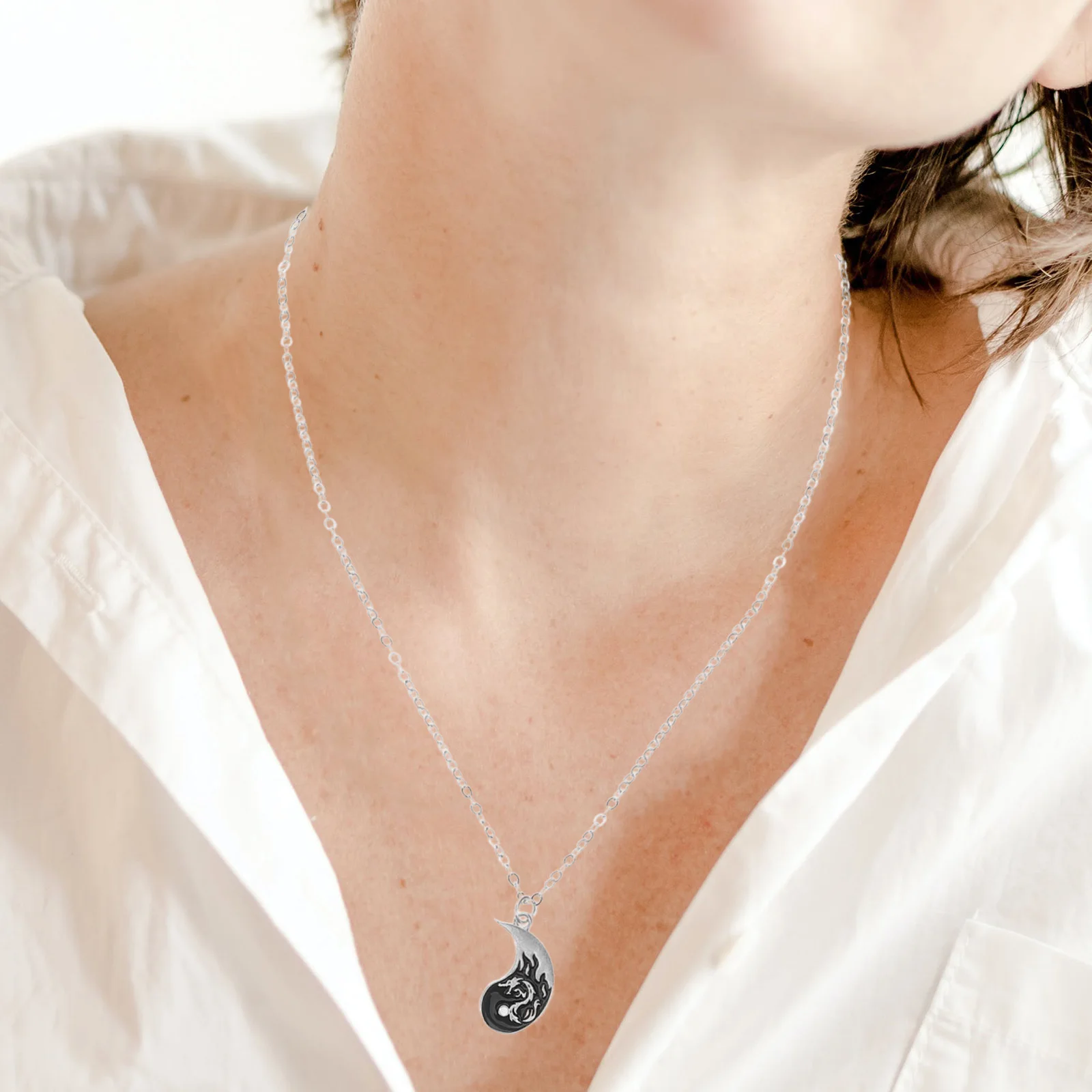 1 Pair Dragon Necklace Stainless Steel Tai Chi Pendant Couple Matching Jewelry Gift For Lover Friendship Valentine Wedding
1 Pair Dragon Necklace Stainless Steel Tai Chi Pendant Couple Matching Jewelry Gift For Lover Friendship Valentine Wedding