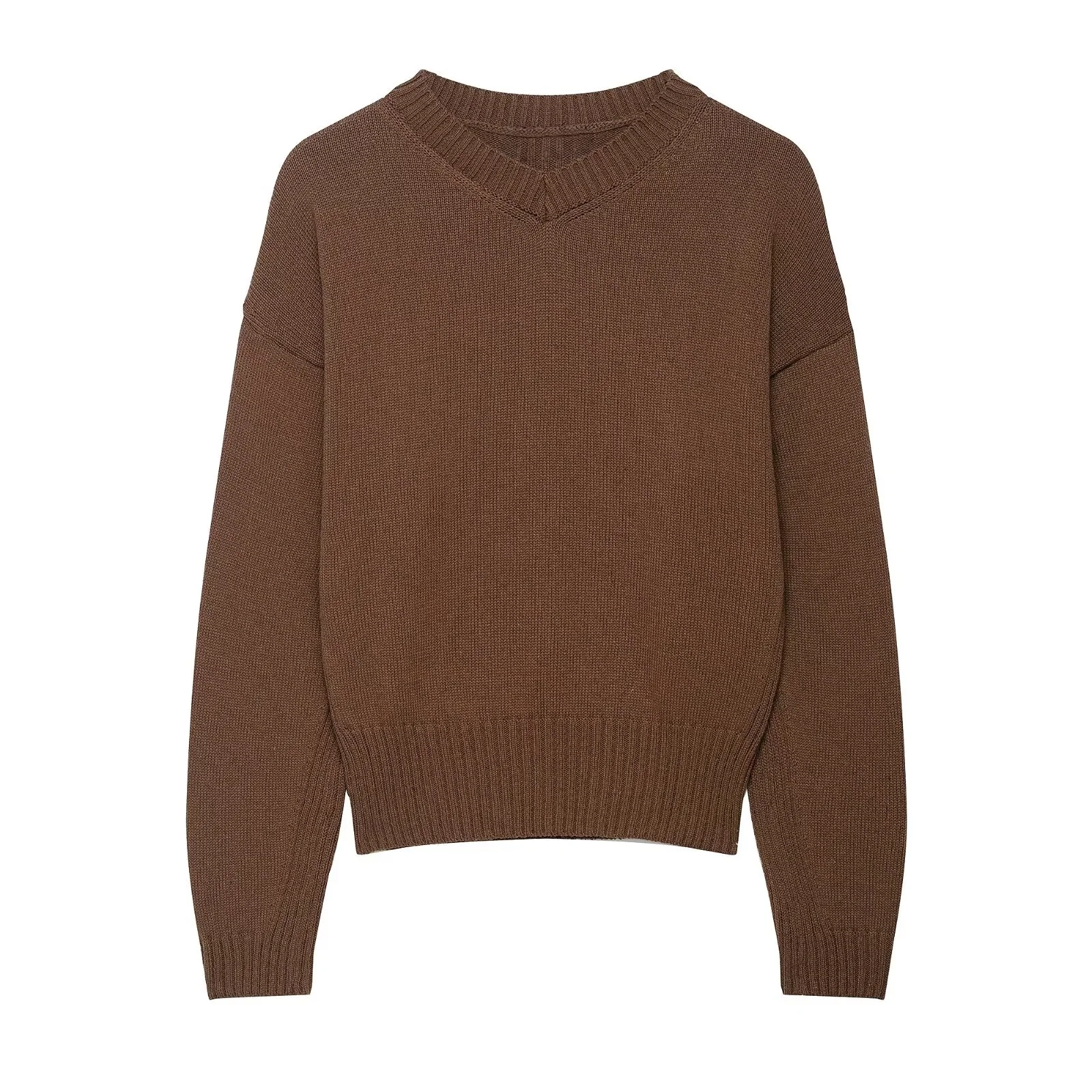 PB&ZA2025 autumn new women's loose casual temperament simple fashion V-neck long-sleeved knitted sweater top
PB&ZA2025 autumn new women's loose casual temperament simple fashion V-neck long-sleeved knitted sweater top