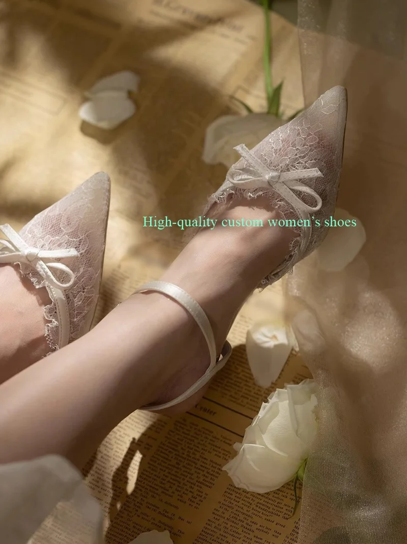 Mesh Fabric Lace Style Adorned With a Bow Pointed Toe Openwork Wedding Shoes Asakuchi Buckle Luxurious Formal Footwear For Women
Mesh Fabric Lace Style Adorned With a Bow Pointed Toe Openwork Wedding Shoes Asakuchi Buckle Luxurious Formal Footwear For Women