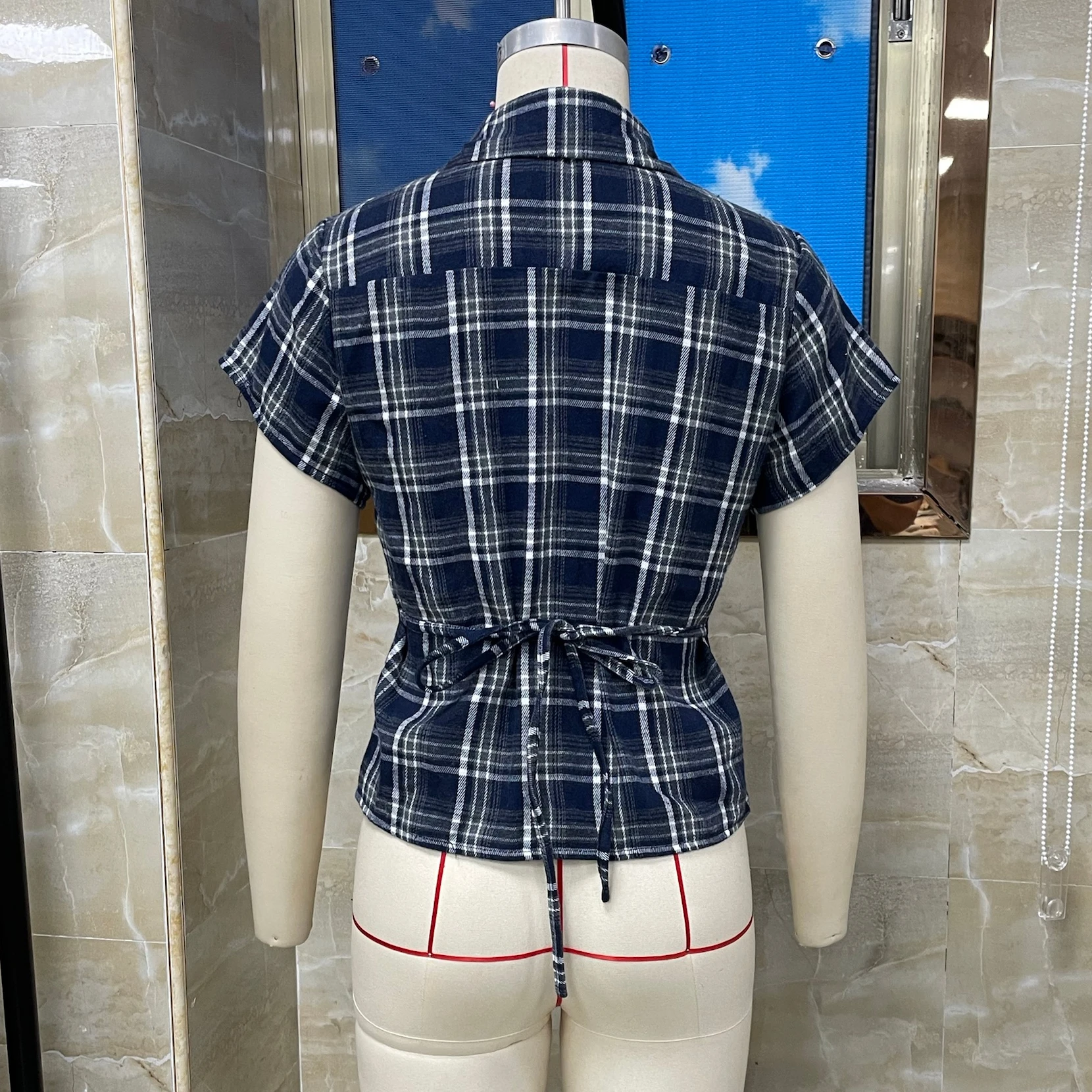 Women's Vintage Plaid Shirt Short Sleeve Button Closure Summer Casual Top Fashion Streetwear Daily Look
Women's Vintage Plaid Shirt Short Sleeve Button Closure Summer Casual Top Fashion Streetwear Daily Look