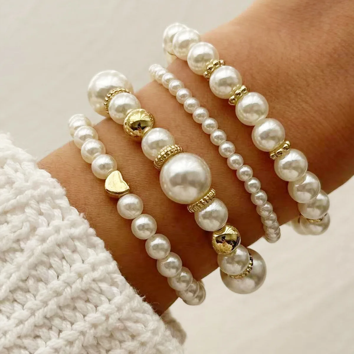 Luxury Pearl Bracelet Set 4PCS Baroque Pearls Heart Charm Stackable Dainty Jewelry Gift for Women
Luxury Pearl Bracelet Set 4PCS Baroque Pearls Heart Charm Stackable Dainty Jewelry Gift for Women