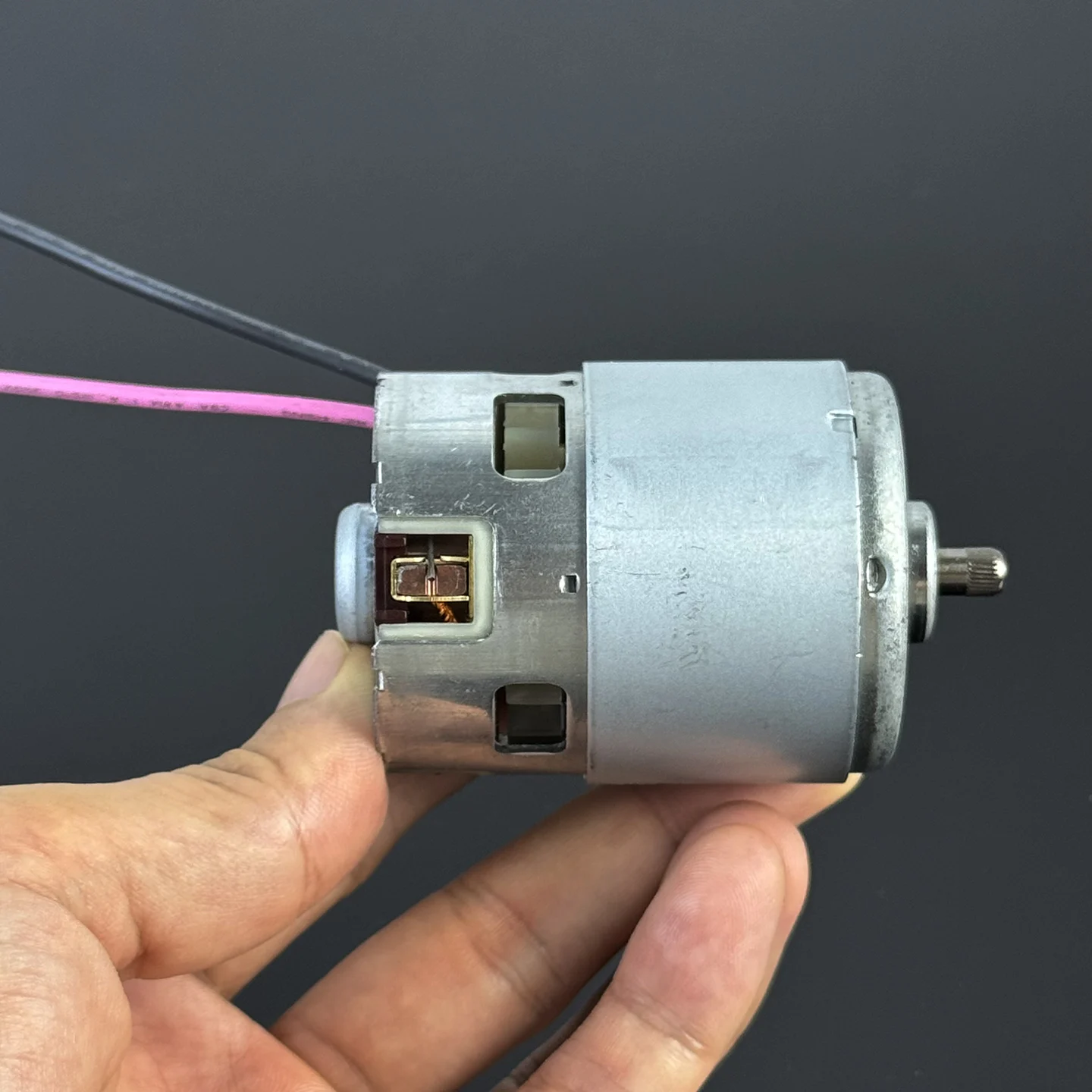 Nichibo 736-7519FB RZ-735VA-8520 42 мм двигатель постоянного тока 12 В 14,4 В 18 В 20 В высокоскоростная мощность электрическая дрель с большим крутящим моментом инструменты двигатель
Nichibo 736-7519FB RZ-735VA-8520 42 мм двигатель постоянного тока 12 В 14,4 В 18 В 20 В высокоскоростная мощность электрическая дрель с большим крутящим моментом инструменты двигатель