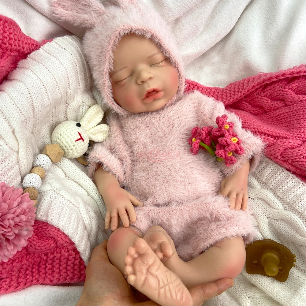 45cm Washable Silicone Reborn Baby Girl Full Soft Realistic Skin Veins Weighted Newborn Doll Safe Toy for Role Play Gift
45cm Washable Silicone Reborn Baby Girl Full Soft Realistic Skin Veins Weighted Newborn Doll Safe Toy for Role Play Gift